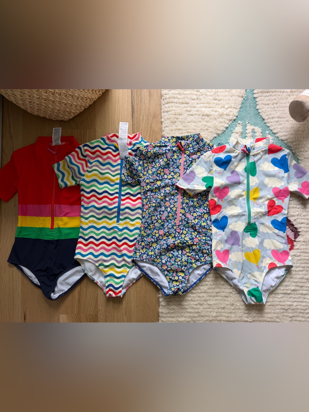 Boden Girls Short-sleeved Swimsuit 7-8Y